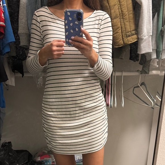 Striped Long Sleeve Dress - Picture 5 of 5